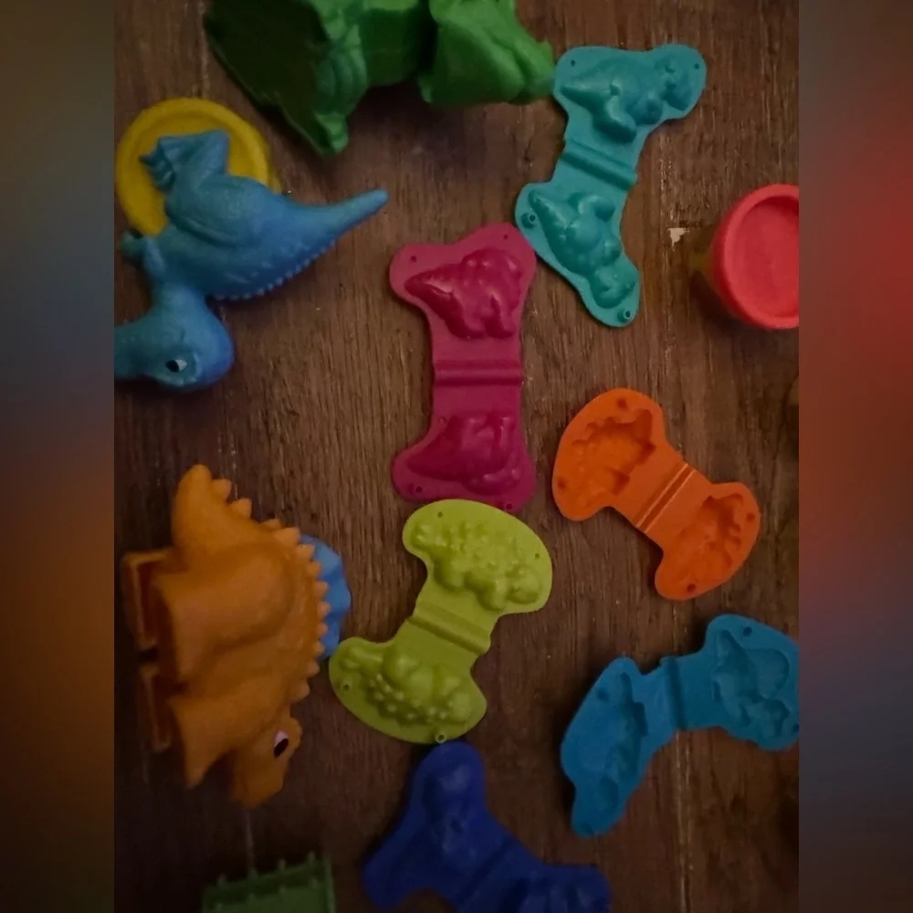 playdoh dinosaur molds